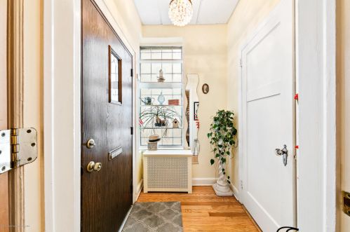 3 Deal Lk Ct, Tinton Falls NJ 07712-5116 exterior