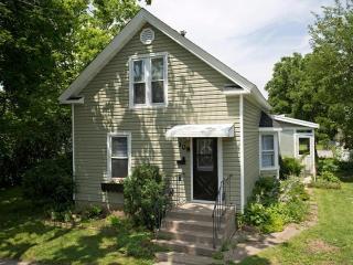 308 3rd St, Hastings, MN 55033-1214
