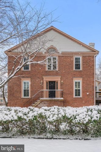 7319 Westmore Dr, Springfield, VA 22150-4264