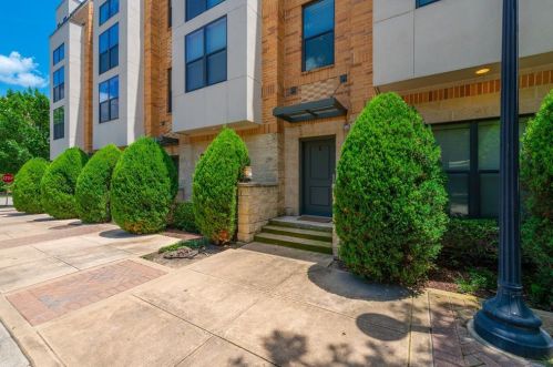 716 Bluff St, Fort Worth, TX 76102-2311