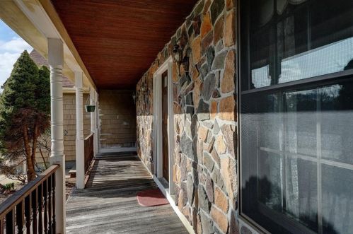 6 Kendall Dr, Lincoln, RI 02865-4934