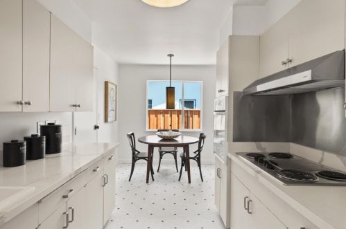 657 Leona Ln, Mountain View, CA 94040-3749