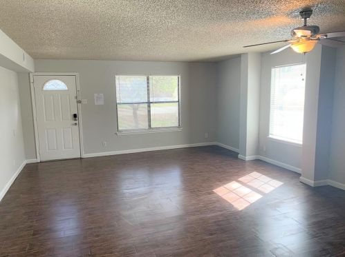 806 Prairie Creek Dr, Princeton TX  75407-6521 exterior