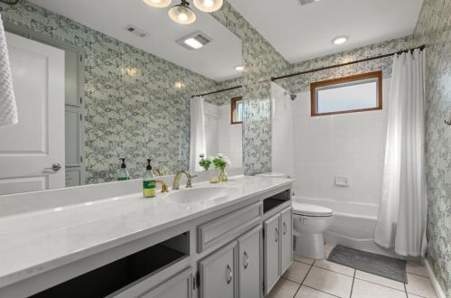 2207 Baltusrol Dr, Austin TX  78747-1202 exterior