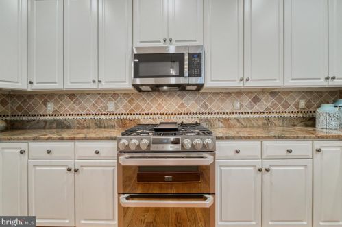 14 Stratford Garden Ct, Silver Spring MD 20904-1560 exterior