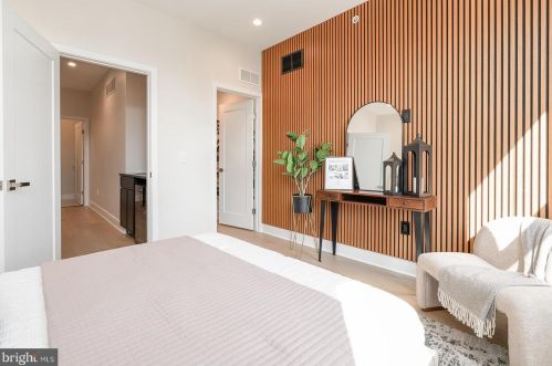 2302 Gordon St, Philadelphia PA 19132-4631 exterior