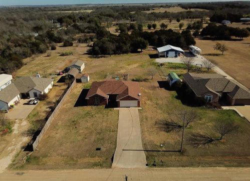 169 Thousand Oaks Dr, Whitney, TX 76692-4802
