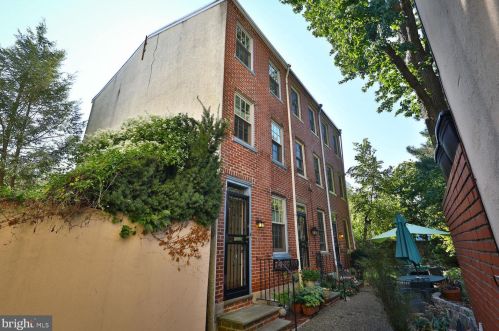 116 Carpenter St, Philadelphia, PA 19147-4212
