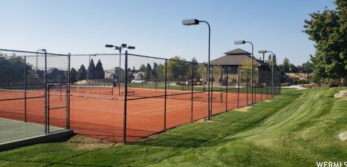 25 Snowstar Ln, Sandy UT 84092-4800 exterior