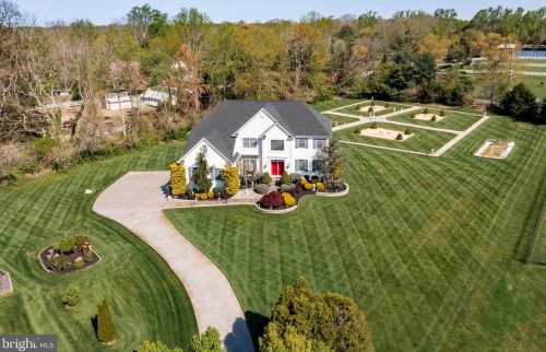 6 Amberwood Ln, Lumberton Township, NJ 08048-4310