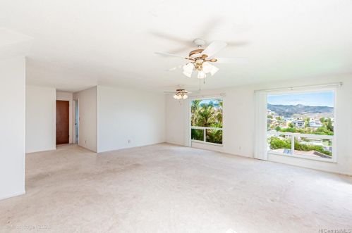 1043 Kaumoku St, Honolulu HI  96825-1307 exterior