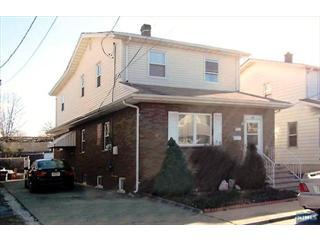 34 Pine St, Lodi, NJ 07644-3404