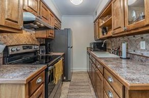 57 Monet Ct, Atlanta GA  30327-1044 exterior