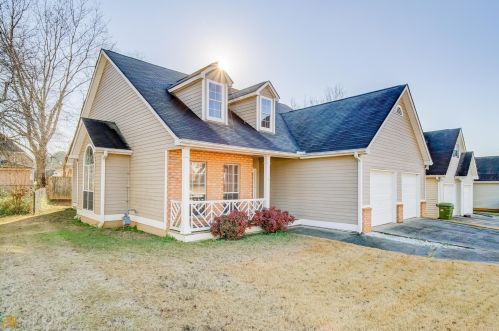 209 Providence Dr, Carrollton, GA 30116-1803
