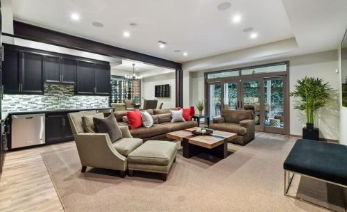 800 Lake Summit Dr, Atlanta GA  30342-1975 exterior