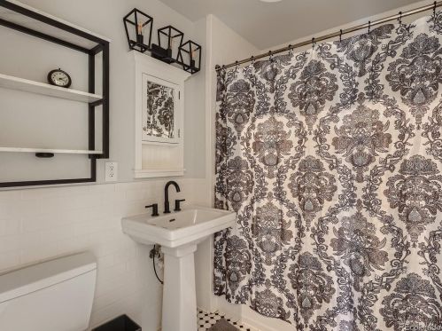 4043 Pennsylvania St, Englewood CO  80113-4745 exterior