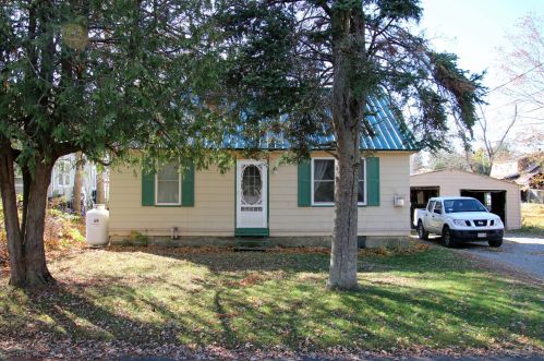 21 Roosevelt Ave, Orrington, ME 04474-3028