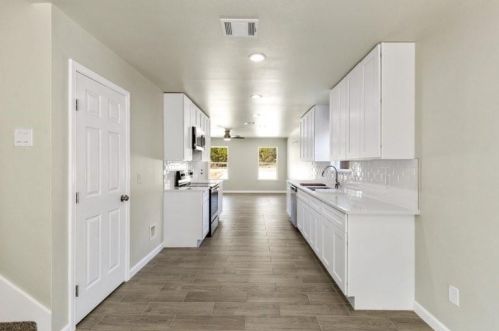 4720 Evening View Dr, Granbury TX  76048-6488 exterior