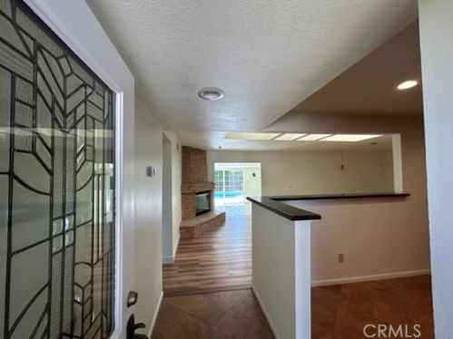 2281 Marshall Ave, Simi Valley, CA 93063-3043
