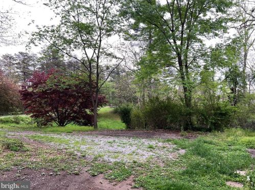 90 Chalet Dr, Hedgesville, WV 25427-5453