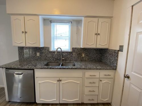 3905 Flamingo Ln, Irving TX  75062-6803 exterior