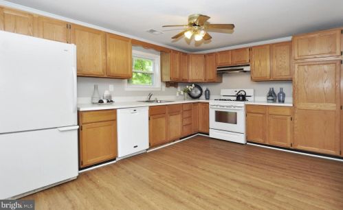 1002 Robin Rd, Silver Spring MD 20901-1872 exterior