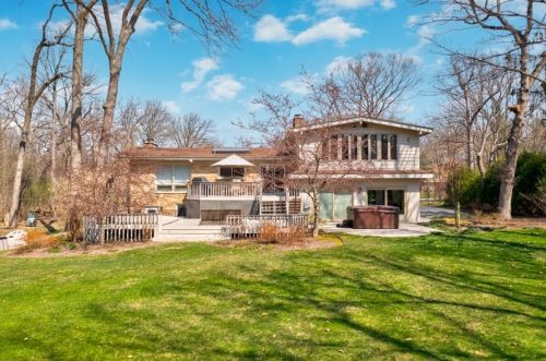 2645 Crestwood Ln, Bannockburn IL  60015-1904 exterior