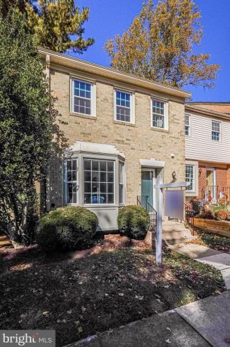 5510 Dam View Ct, Springfield VA  22015-1817 exterior