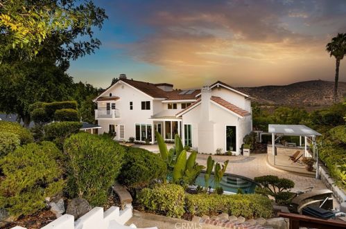 10228 Overhill Dr, Santa Ana CA  92705-1595 exterior