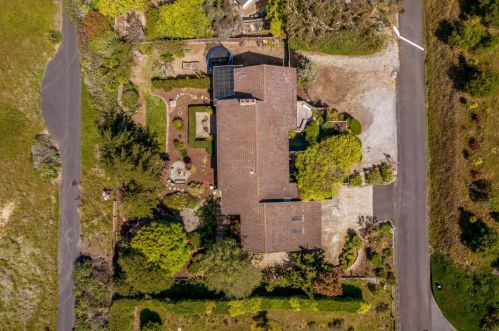 27 Crest Ln, Watsonville, CA 95076-9641