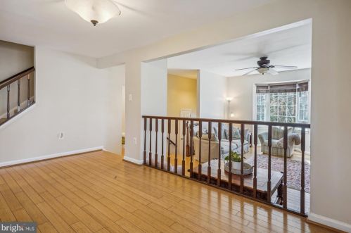 10008 Chestnut Wood Ln, Springfield VA  22015-2701 exterior