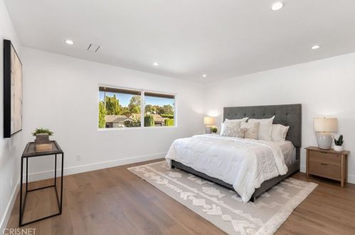 5243 Fulton Ave, Van Nuys CA  91401-5906 exterior