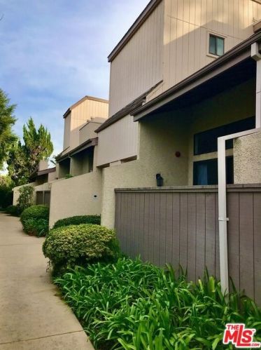 15165 Magnolia Blvd, Van Nuys, CA 91403-1238