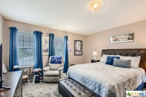 1329 Amberwood Loop, Uhland TX 78640-5515 exterior