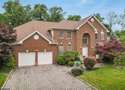 22 Schindelar Woods Way, Warren, NJ 07059-6851
