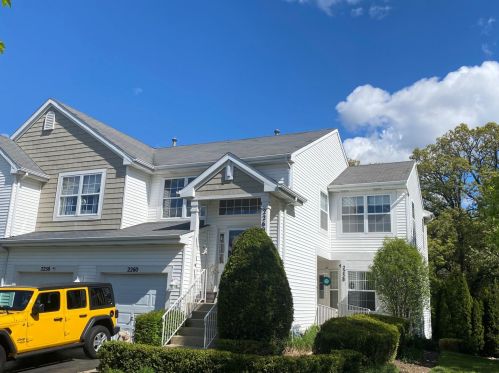2260 Woodside Dr, Carpentersville, IL 60110-3323