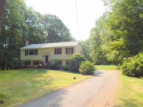 27 Garrison Ln, Dover, NH 03823-7605