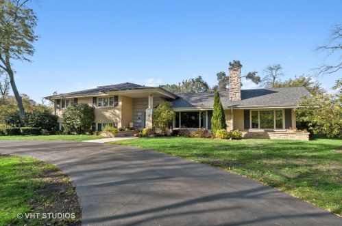 375 Maple Row, Northfield, IL 60093-1038