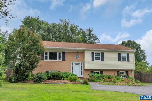 2002 Jefferson Ct, Charlottesville, VA 22911-9133