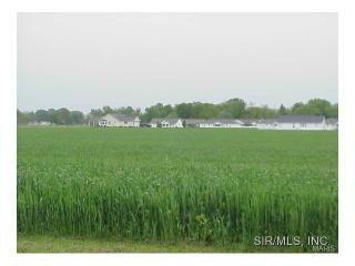 113 Village View Dr, Albers, IL 62215-1370