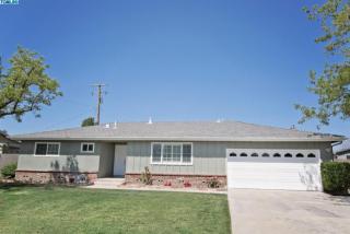 2734 Beech Ave, Visalia, CA 93277-6137