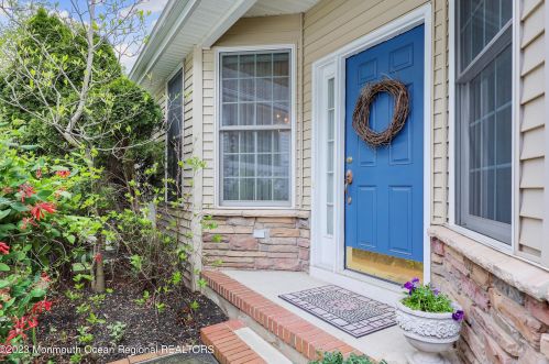 83 Londonberry Dr, Holmdel Village, NJ 07733-3104