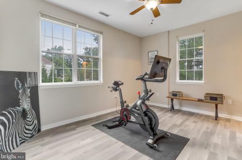 6803 Braddock Rd, Springfield VA  22151-3016 exterior