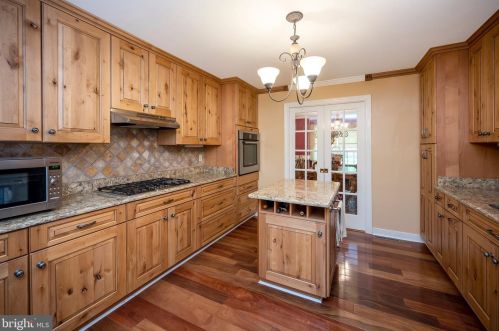 8402 Pathfinders Ct, Spotsylvania, VA 22553-3803