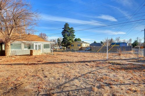 1195 Quitman St, Denver CO 80204-1411 exterior