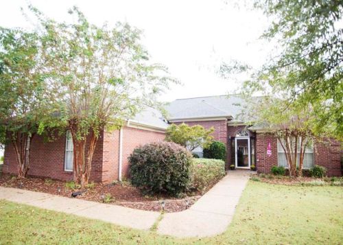203 Brook Ave, Starkville, MS 39759-4359