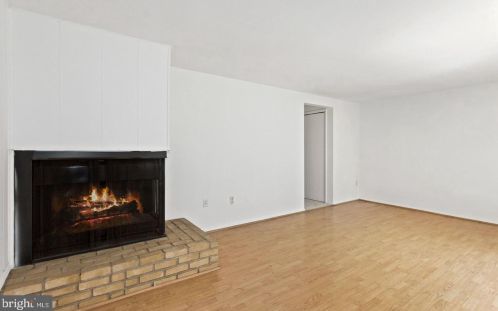 7350 Kerry Hill Ct, Columbia MD  21045-5034 exterior