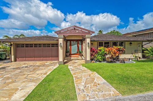 126 Polihale Pl, Honolulu, HI 96825-2115