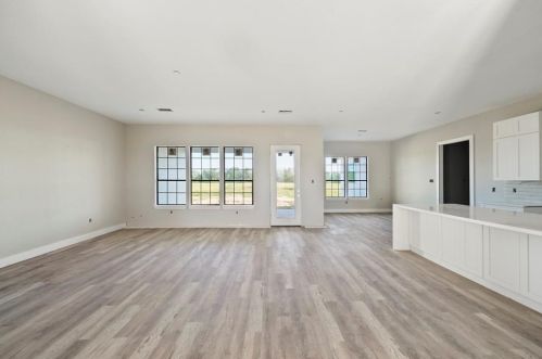 519 Chuckwagon Trl, Angleton TX 77515 exterior