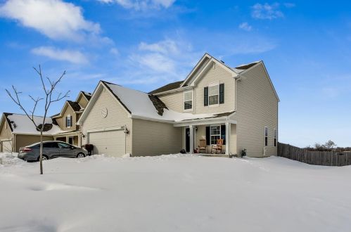 385 Fieldstone Dr, Bull Valley, IL 60098-2388